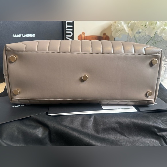 ❌SOLD❌⭐️NEW, SOLD OUT⭐️SAINT LAURENT LOULOU LARGE IN QUILTED LEATHER - Picture 7 of 17